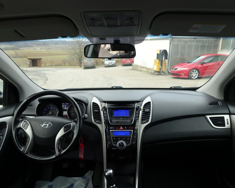 HYUNDAI i30 – 5 Europe Plus UpGrade 1,4 CVVT 102s voll