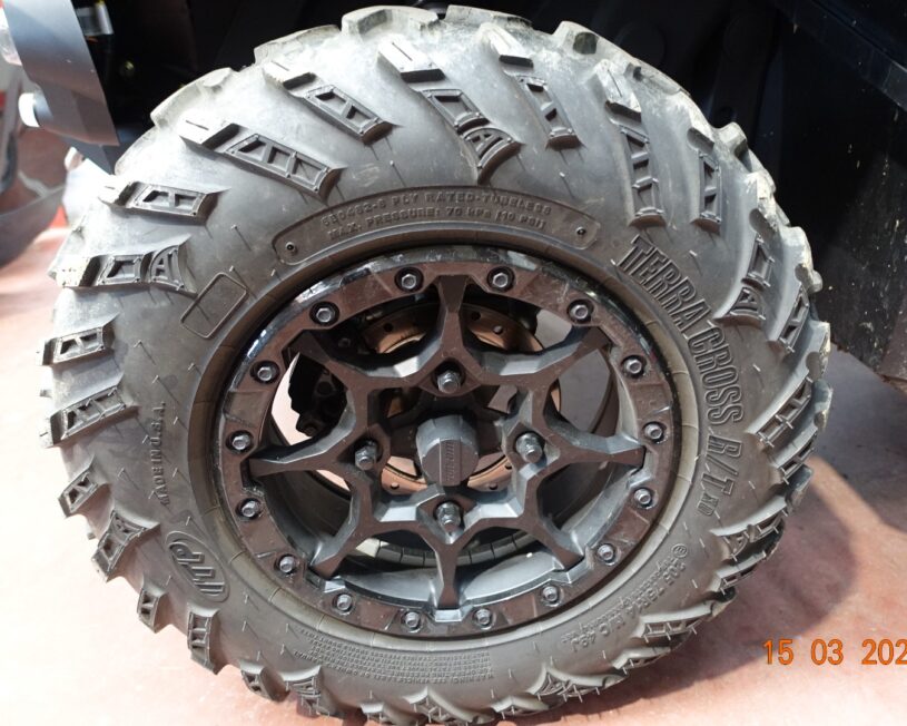 ZWEIRAD UNION Can-Am Quad voll