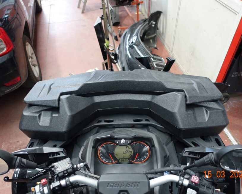 ZWEIRAD UNION Can-Am Quad voll