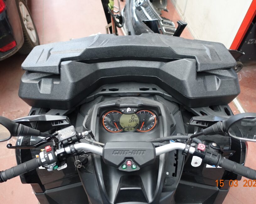 ZWEIRAD UNION Can-Am Quad voll