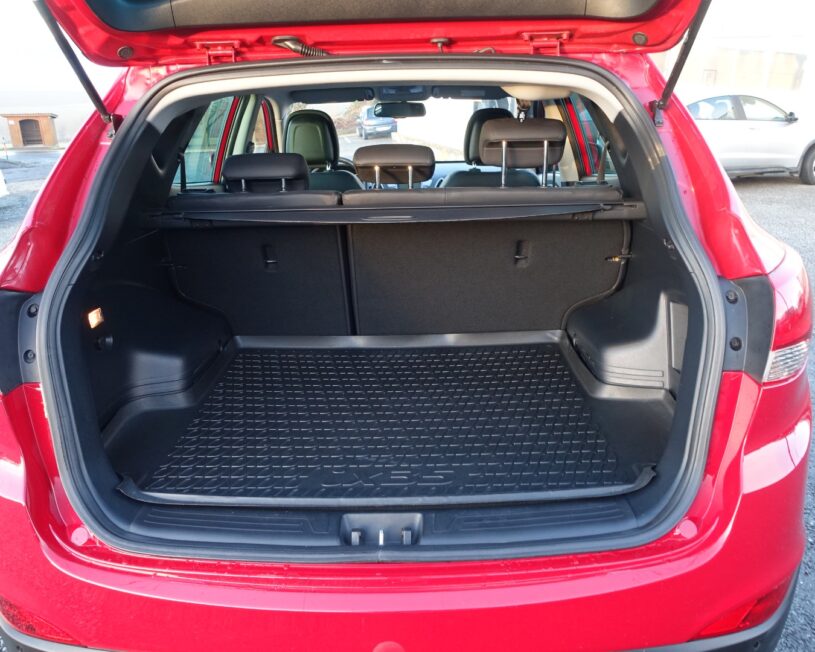 HYUNDAI ix35 Premium 2,0 CRDi 4WD AT 836i-P6 voll