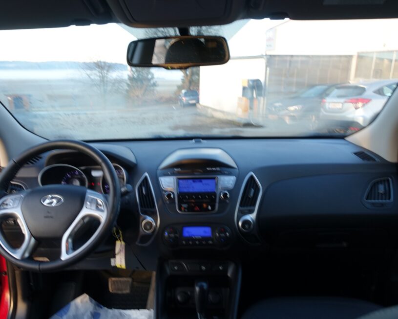 HYUNDAI ix35 Premium 2,0 CRDi 4WD AT 836i-P6 voll