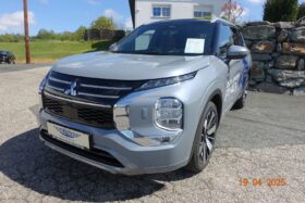 MITSUBISHI Outlander PHEV 2,4 4WD Diamond Luxury 2-tone Leder