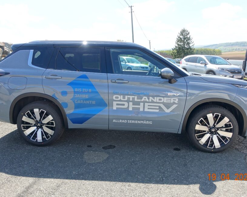 MITSUBISHI Outlander PHEV 2,4 4WD Diamond Luxury 2-tone Leder voll