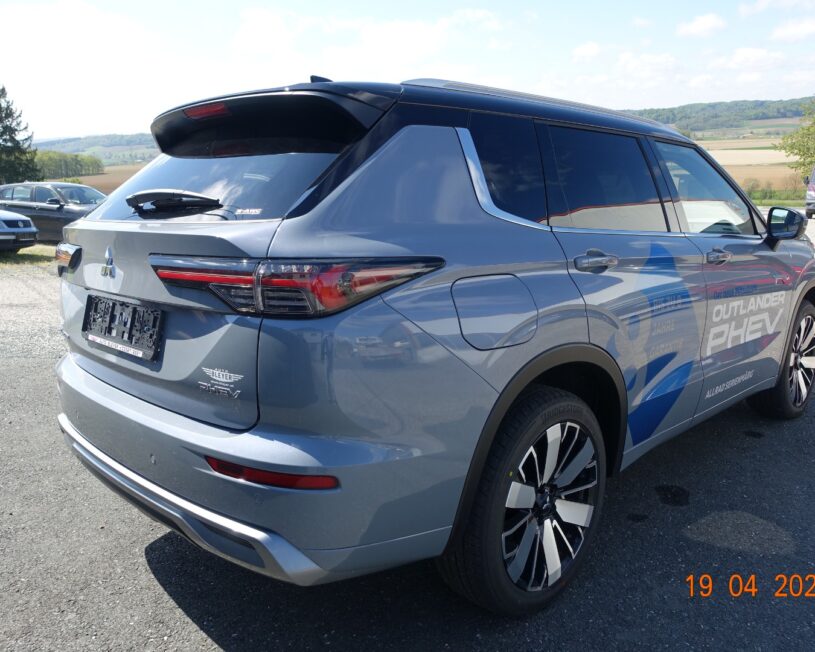 MITSUBISHI Outlander PHEV 2,4 4WD Diamond Luxury 2-tone Leder voll