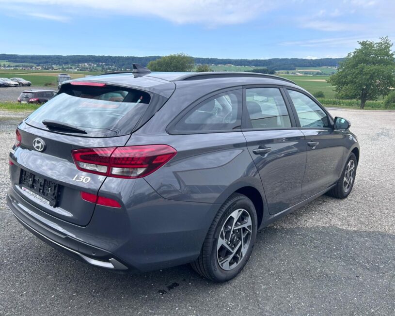HYUNDAI Hyundai i30 Kombi PD GO 1,5 DPI c5kg1-005 voll