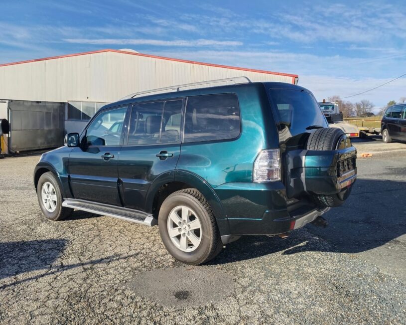 MITSUBISHI Pajero Wagon DI-D 3,2 Instyle voll