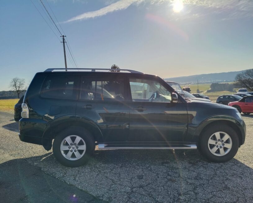 MITSUBISHI Pajero Wagon DI-D 3,2 Instyle voll