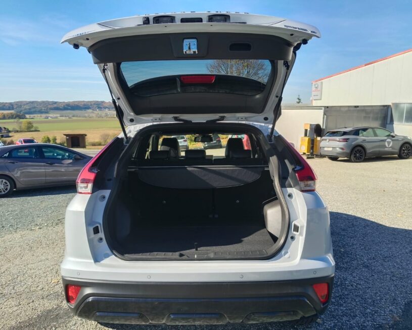 MITSUBISHI Eclipse Cross PHEV 2,4 Allrad voll