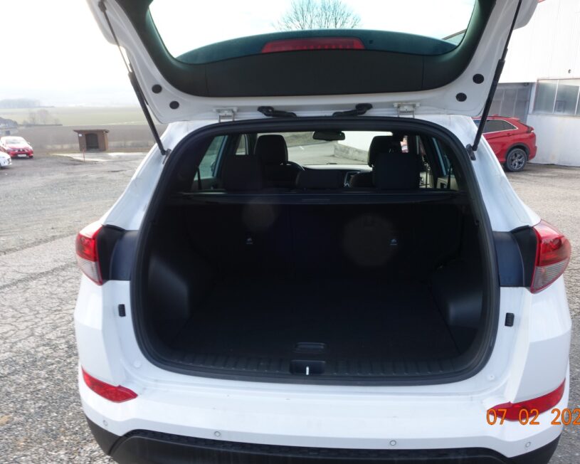 HYUNDAI Tucson  GO 1,7 CRDI 2WD MIT 807f voll