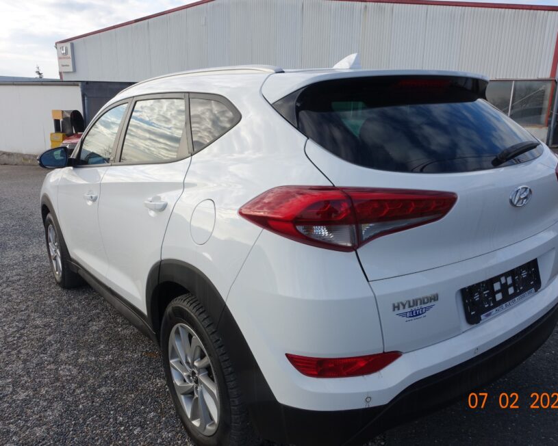 HYUNDAI Tucson  GO 1,7 CRDI 2WD MIT 807f voll