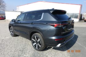 MITSUBISHI Outlander PHEV 2,4 4WD Diamond 2-tone Led.Schwarz AT 26