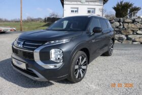MITSUBISHI Outlander PHEV 2,4 4WD Diamond 2-tone Led.Schwarz AT 26