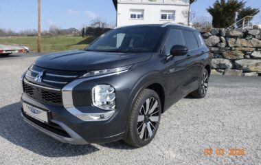 MITSUBISHI Outlander PHEV 2,4 ALLRAD Diamond 2-tone Led.Schwarz AT 26