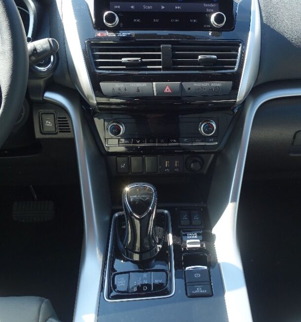 MITSUBISHI Eclipse Cross PHEV 2,4 ALLRAD Diamond 220V Leder Grau voll