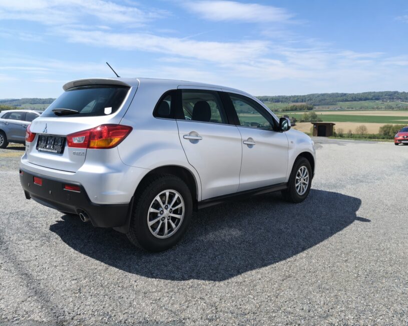 MITSUBISHI ASX 1,6 MIVEC 2WD Invite voll