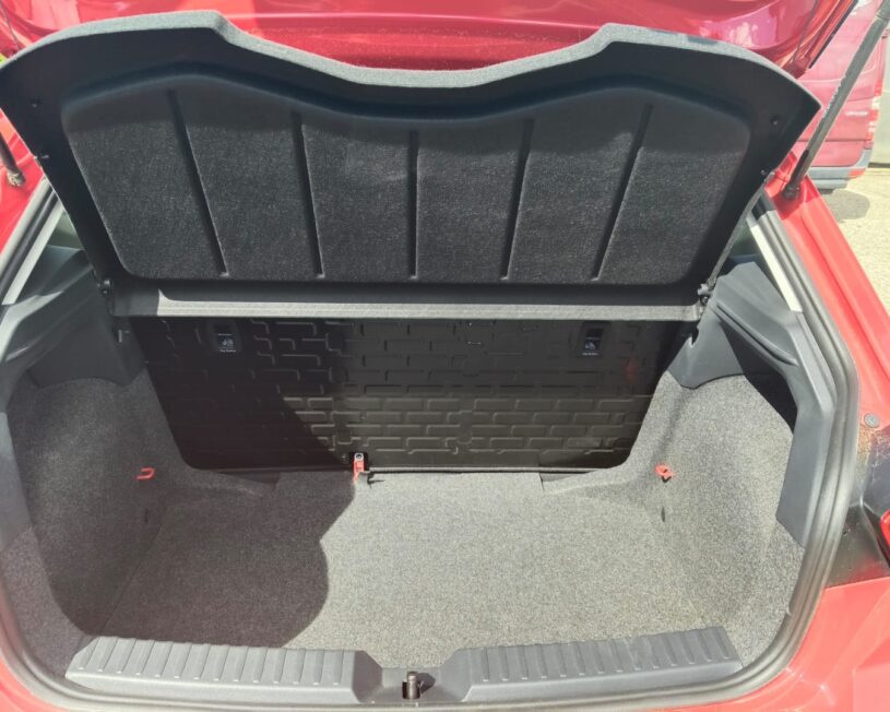 SEAT Ibiza Reference LED VIRTUAL MULTIFUNKTIONSLENKRAD voll