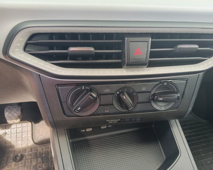 SEAT Ibiza Reference LED VIRTUAL MULTIFUNKTIONSLENKRAD voll