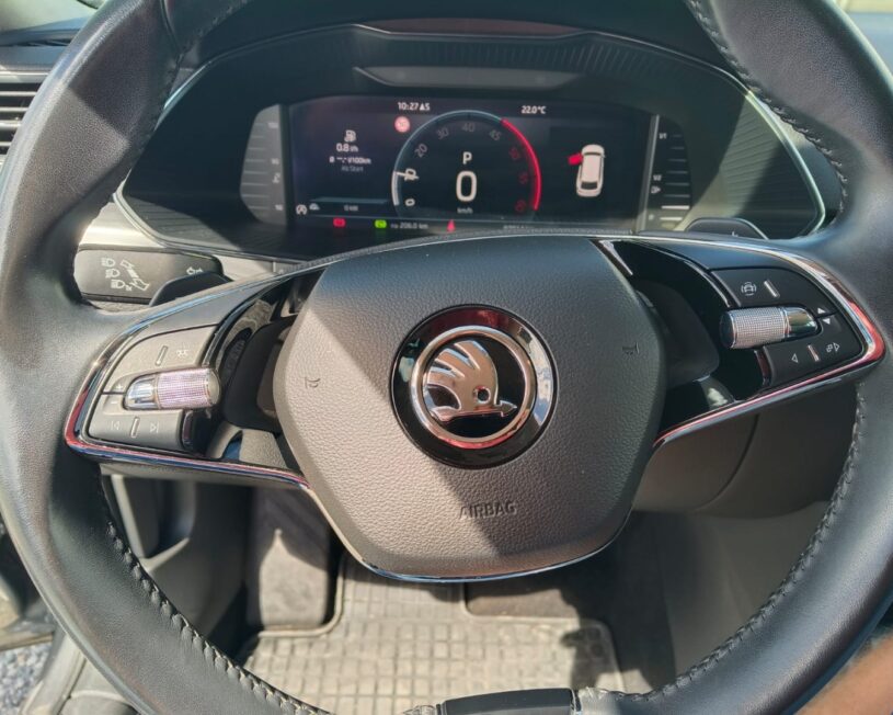 SKODA SUPERB Kombi 2,0 TDI DSG Automatik  LED 1 Besitz voll