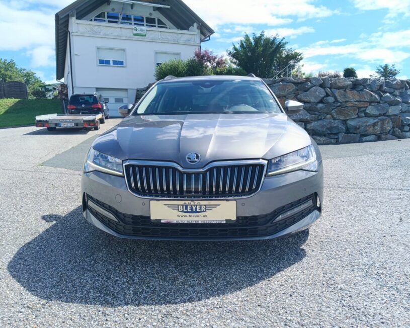 SKODA SUPERB Kombi 2,0 TDI DSG Automatik  LED 1 Besitz voll