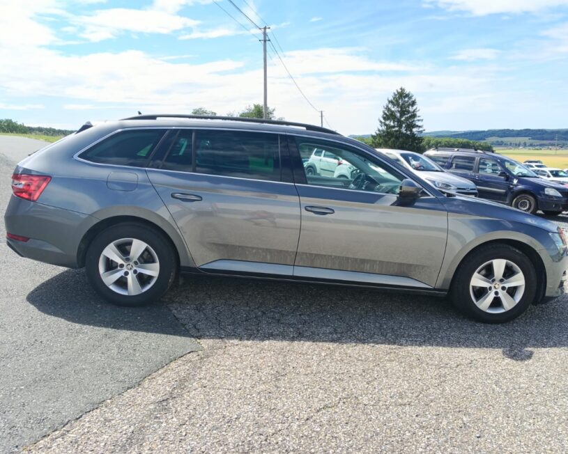 SKODA SUPERB Kombi 2,0 TDI DSG Automatik  LED 1 Besitz voll