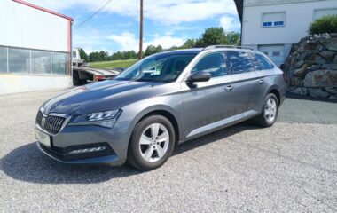 SKODA SUPERB Kombi 2,0 TDI DSG Automatik  LED 1 Besitz