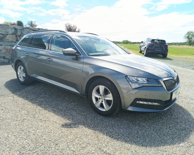 SKODA SUPERB Kombi 2,0 TDI DSG Automatik  LED 1 Besitz voll