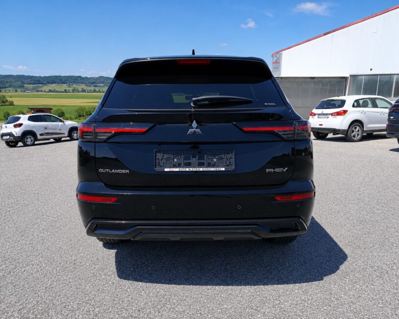 MITSUBISHI Outlander PHEV 2,4 4WD Diam.Luxury Black Edt.AT 26 voll