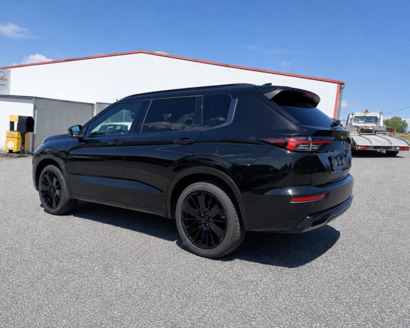 MITSUBISHI Outlander PHEV 2,4 4WD Diam.Luxury Black Edt.AT 26 voll