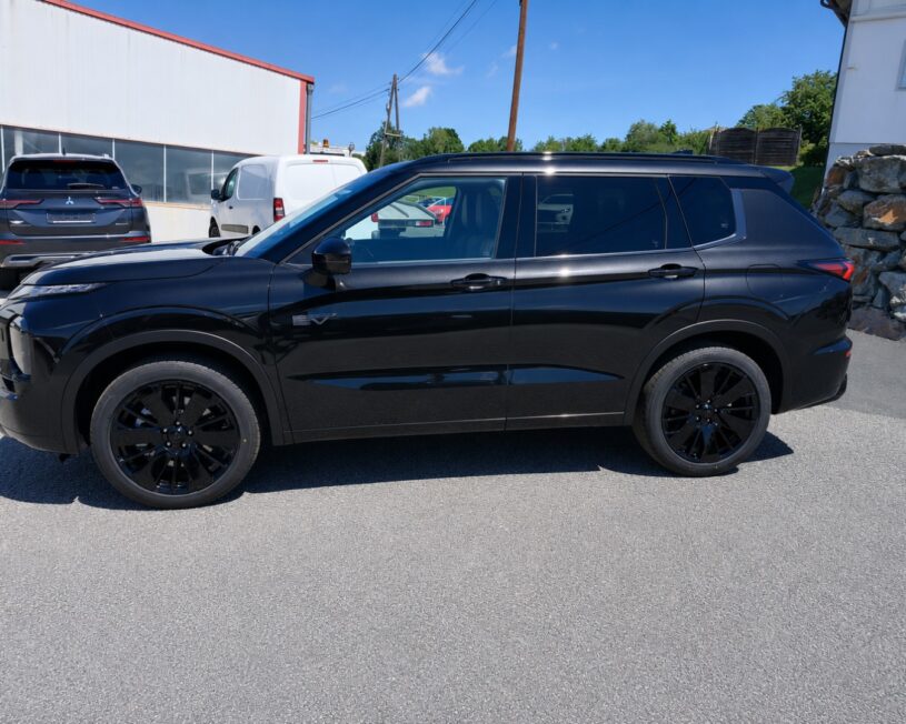MITSUBISHI Outlander PHEV 2,4 4WD Diam.Luxury Black Edt.AT 26 voll