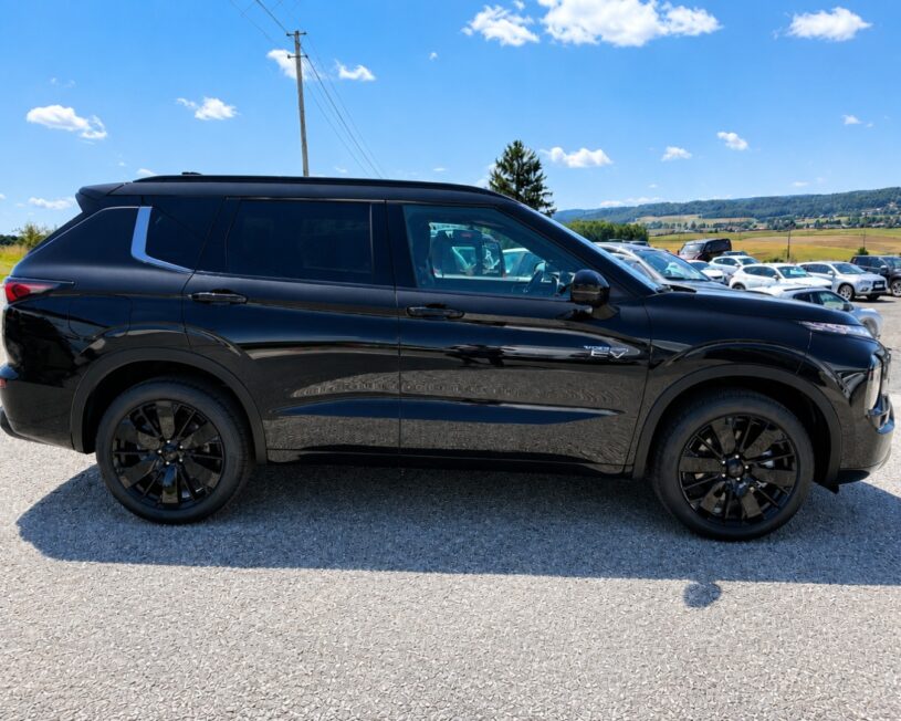 MITSUBISHI Outlander PHEV 2,4 4WD Diam.Luxury Black Edt.AT 26 voll