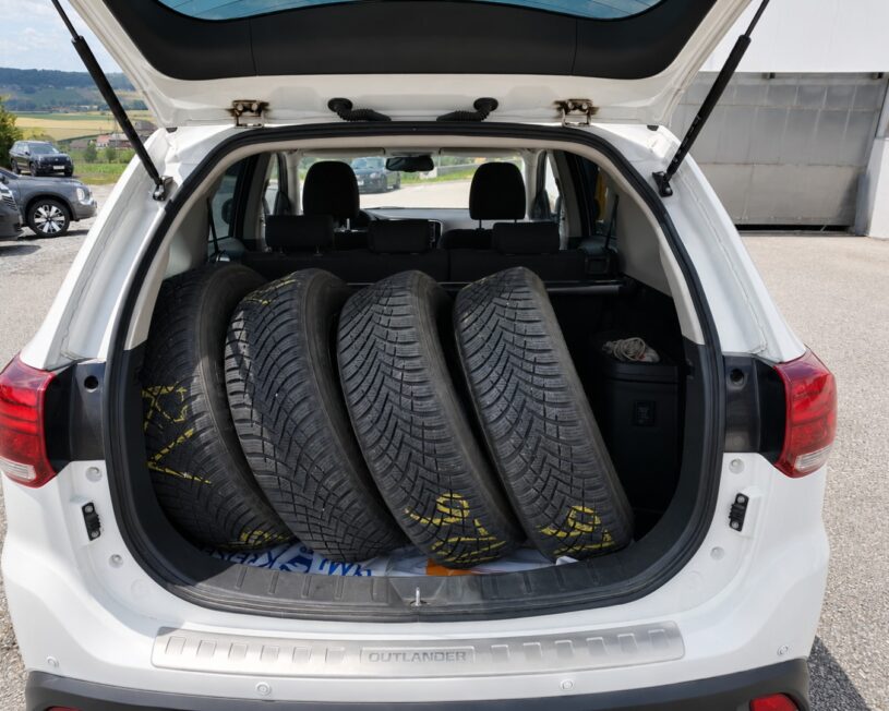MITSUBISHI Outlander 2,0 2WD  100 Edition voll