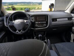 MITSUBISHI Outlander 2,0 2WD  100 Edition voll