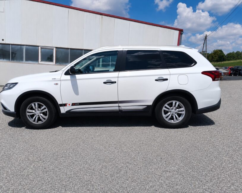 MITSUBISHI Outlander 2,0 2WD  100 Edition voll