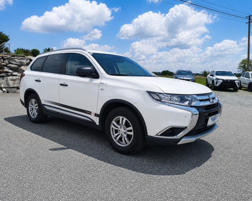 MITSUBISHI Outlander 2,0 2WD  100 Edition voll