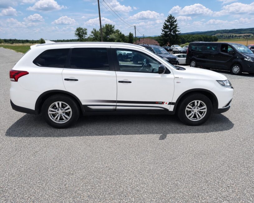 MITSUBISHI Outlander 2,0 2WD  100 Edition voll