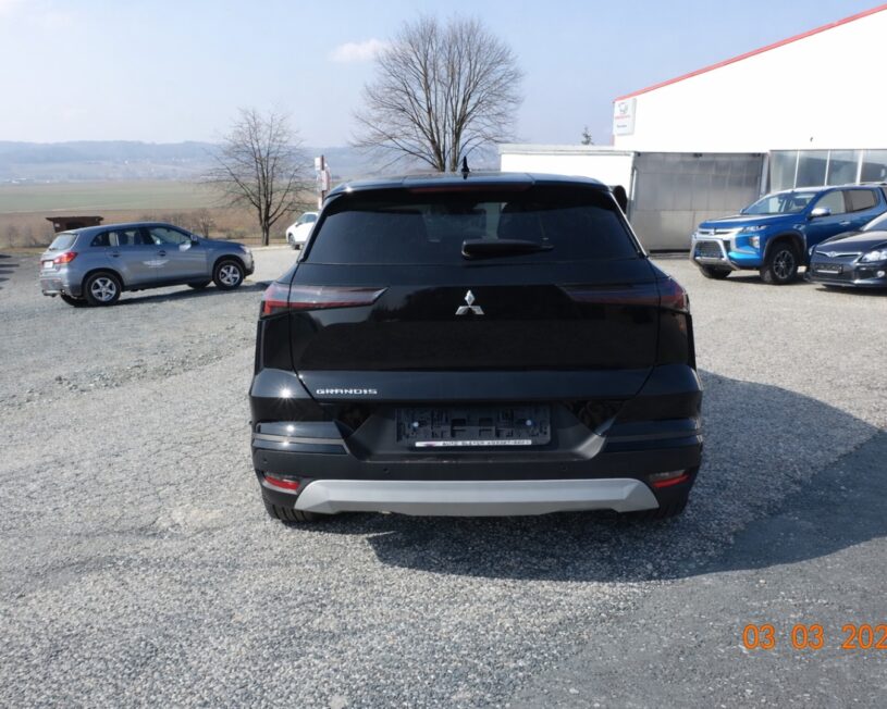 MITSUBISHI Grandis Petrol Intense   incl. Winterräder kostenlos voll