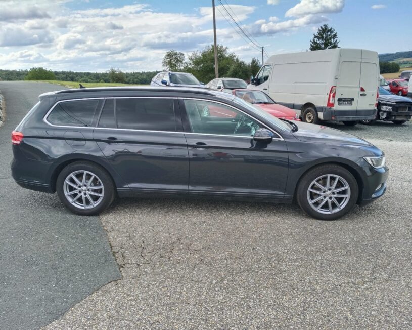 VW Passat Kombi Comfortline voll