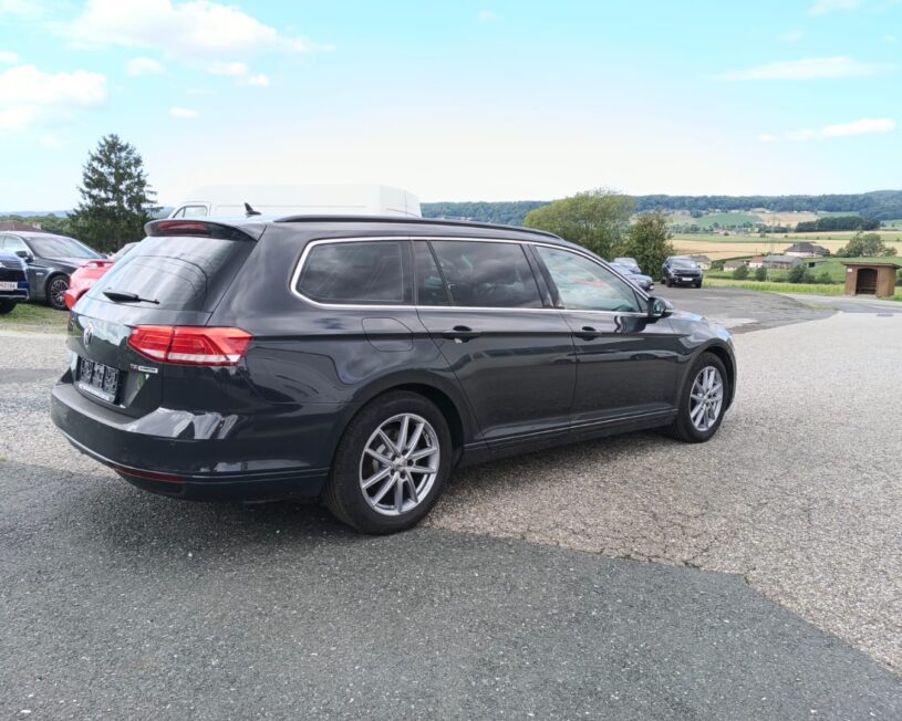 VW Passat Kombi Comfortline voll
