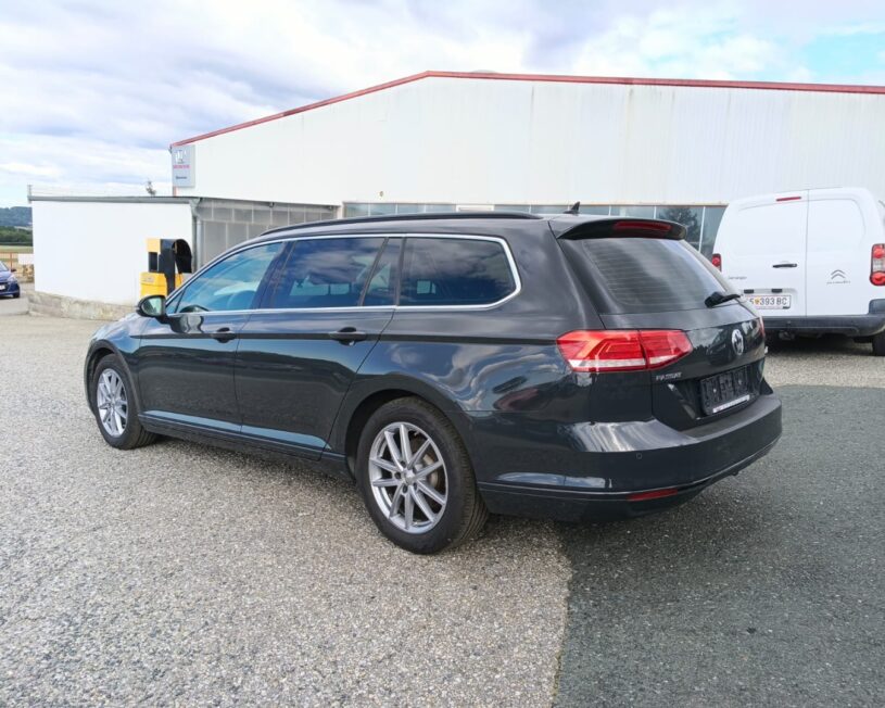 VW Passat Kombi Comfortline voll