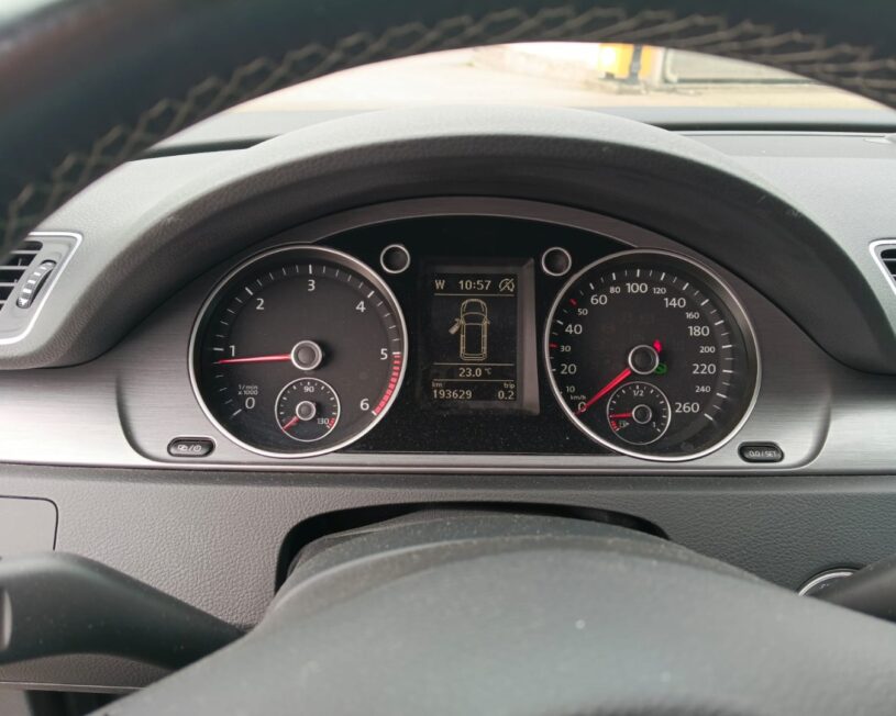 VW Passat Kombi Automatik  Comfortline 2,0 TDI voll
