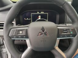 MITSUBISHI Outlander PHEV 2,4 4WD  Allrad Intense voll