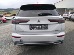 MITSUBISHI Outlander PHEV 2,4 4WD  Allrad Intense voll