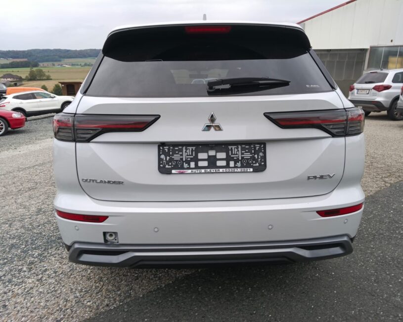 MITSUBISHI Outlander PHEV 2,4 4WD  Allrad Intense voll