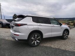 MITSUBISHI Outlander PHEV 2,4 4WD  Allrad Intense voll