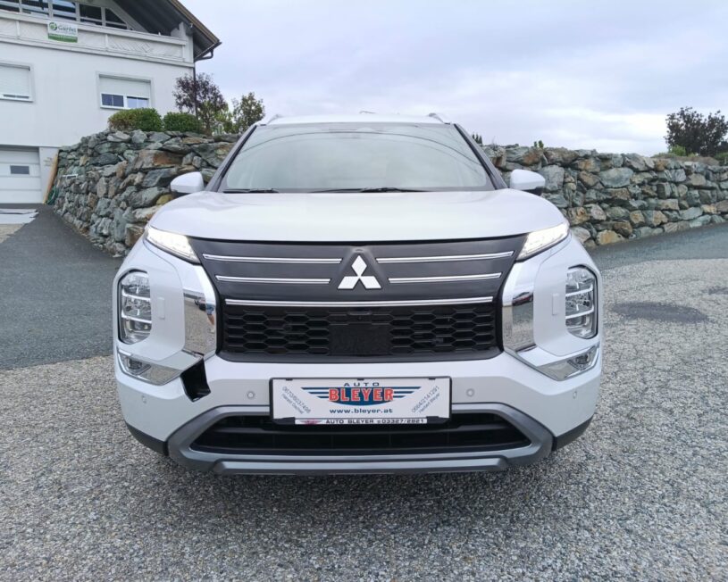 MITSUBISHI Outlander PHEV 2,4 4WD  Allrad Intense voll