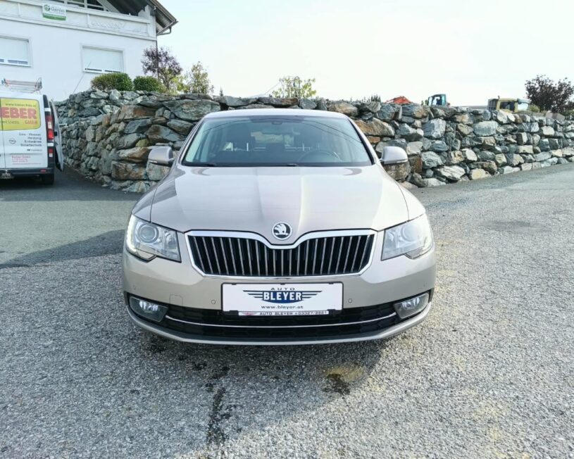 SKODA Superb Elegance Automatik voll
