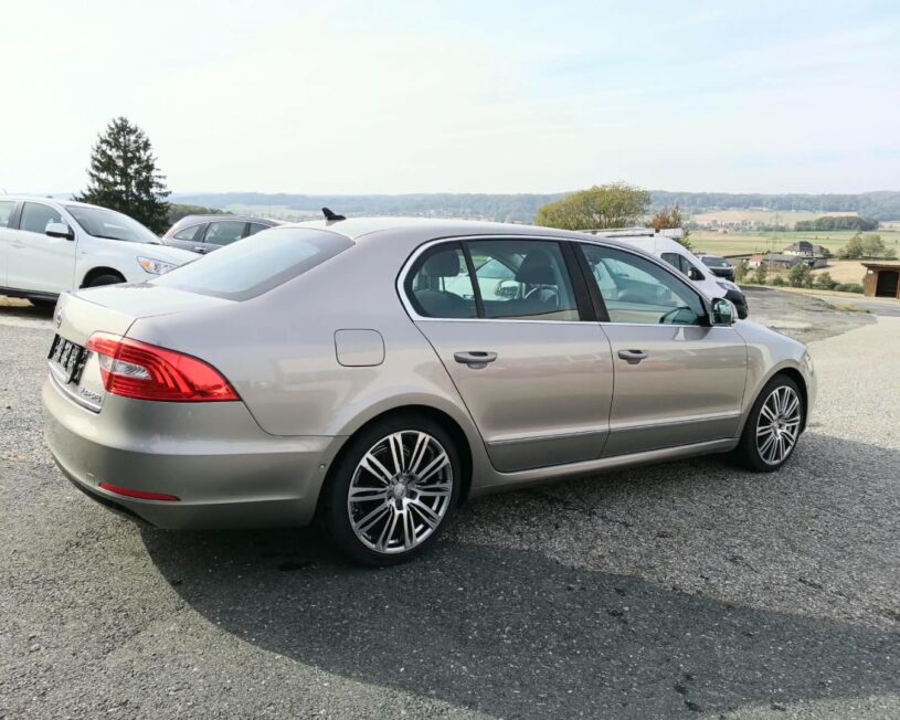 SKODA Superb Elegance Automatik voll