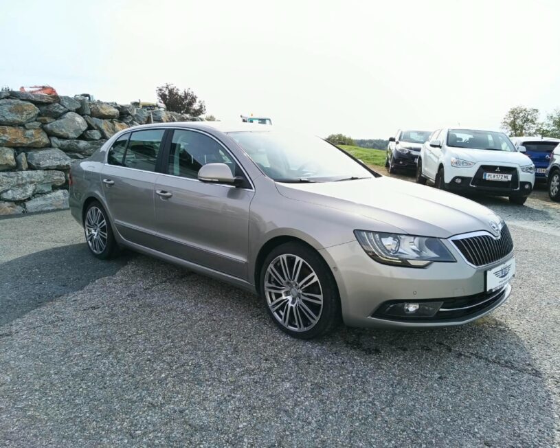 SKODA Superb Elegance Automatik voll