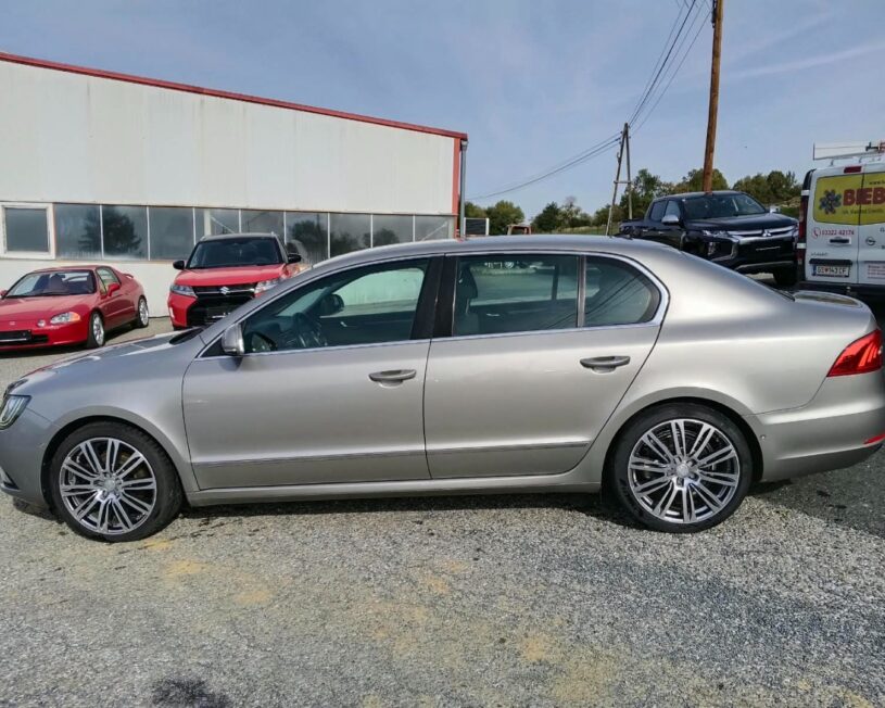 SKODA Superb Elegance Automatik voll